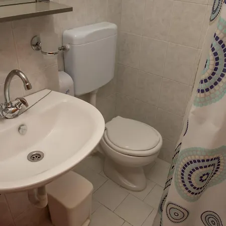 Apartment Nikos *
